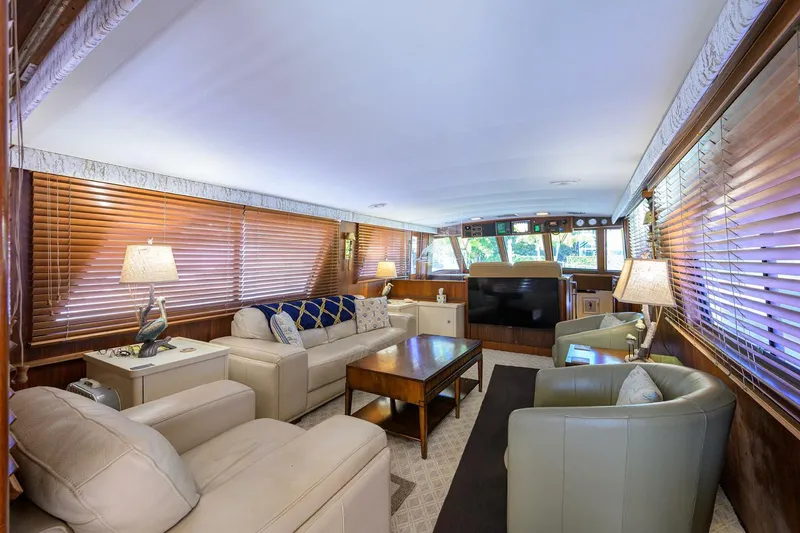 Slide: The Image of Hatteras 63 - Phantom - Salon Seating 1987 63 Hatteras Motor Yacht - Phantom - 5908788