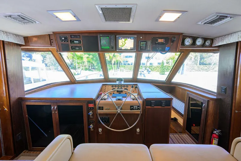 Slide: The Image of Hatteras 63 - Phantom - Lower Helm 1987 63 Hatteras Motor Yacht - Phantom - 5908804