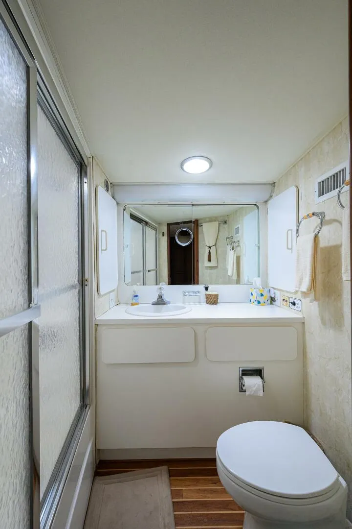 Slide: The Image of Hatteras 63 - Phantom - Head 1987 63 Hatteras Motor Yacht - Phantom - 5908817