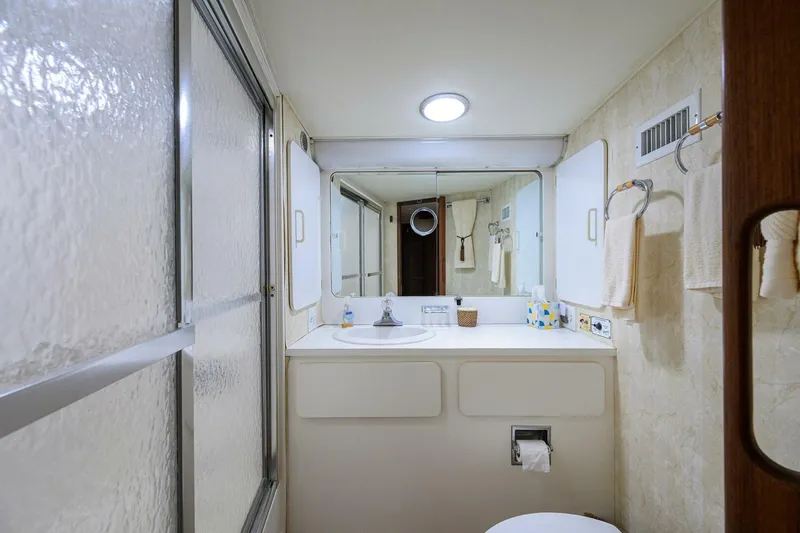 Slide: The Image of Hatteras 63 - Phantom - Heaed 1987 63 Hatteras Motor Yacht - Phantom - 5908818