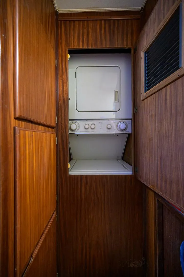 Slide: The Image of Hatteras 63 - Phantom - Washer/Dryer 1987 63 Hatteras Motor Yacht - Phantom - 5908829
