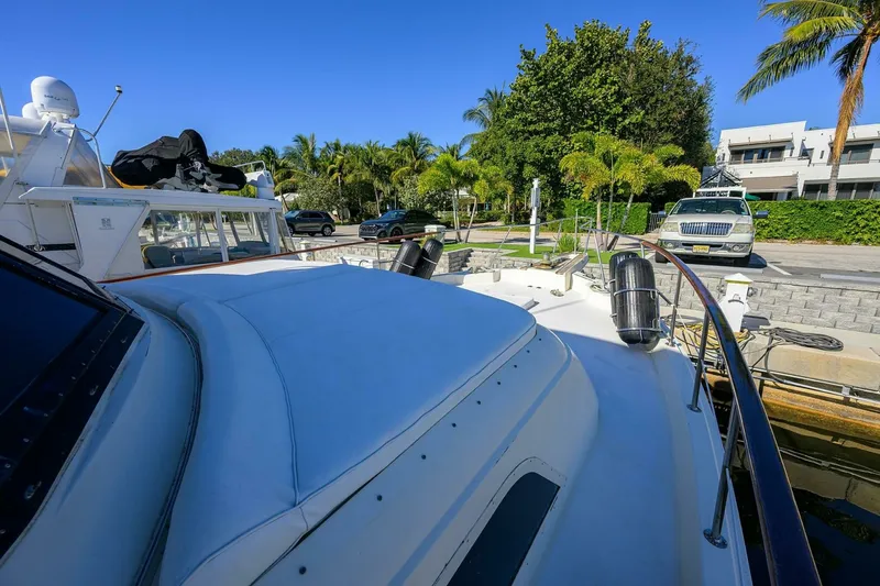 Slide: The Image of Hatteras 63 - Phantom - Bow 1987 63 Hatteras Motor Yacht - Phantom - 7651545