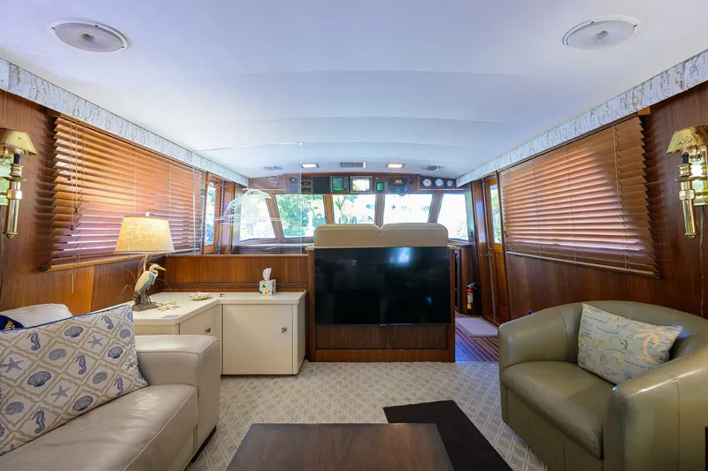 Slide: The Image of Hatteras 63 - Phantom - Salon Seating and TV 1987 63 Hatteras Motor Yacht - Phantom - 5908794
