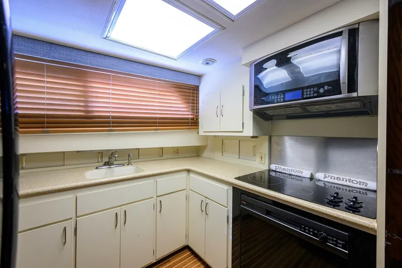 Slide: The Image of Hatteras 63 - Phantom - Galley 1987 63 Hatteras Motor Yacht - Phantom - 5908796