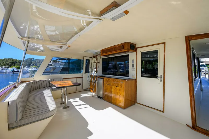 Slide: The Image of Hatteras 63 - Phantom - Aft Deck 1987 63 Hatteras Motor Yacht - Phantom - 7651540