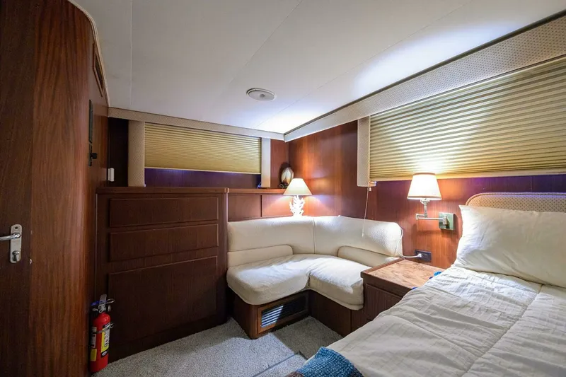 Slide: The Image of Hatteras 63 - Phantom - Master Stateroom 1987 63 Hatteras Motor Yacht - Phantom - 7651524