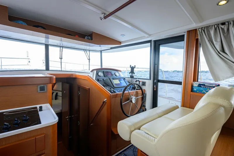 Slide: The Image of Beneteau 44 Stellar Seascape - Lower Helm 2014 Beneteau 44 Swift Trawler - 5908964