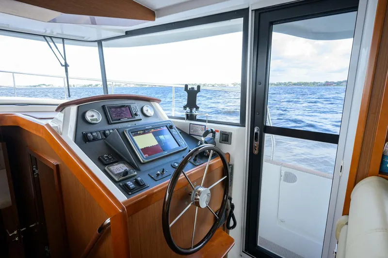 Slide: The Image of Beneteau 44 Stellar Seascape - Lower Helm 2014 Beneteau 44 Swift Trawler - 5908966