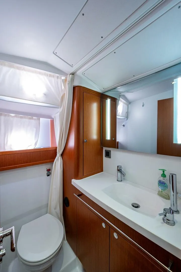 Slide: The Image of Beneteau 44 Stellar Seascape - Guest Head, Sink and Head 2014 Beneteau 44 Swift Trawler - 5908974