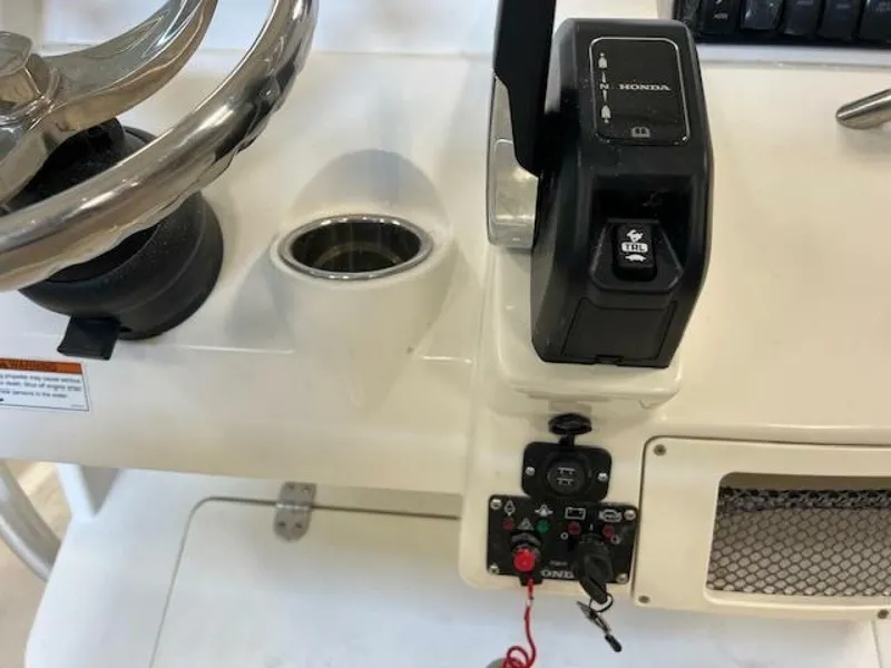 Slide: The Image of Sailfish 220 CC 2023 - 5909533