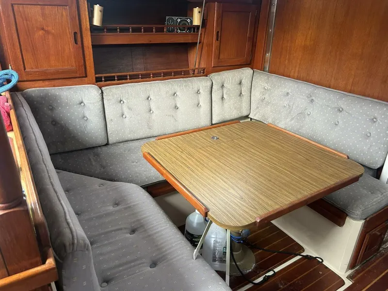 Slide: The Image of 1985 Catalina 36 - 5912834