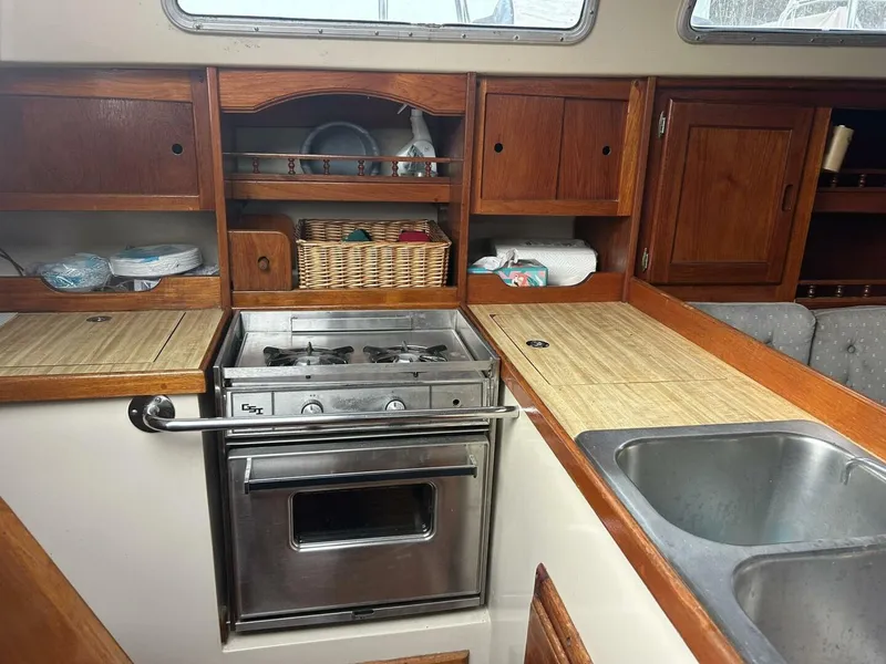 Slide: The Image of 1985 Catalina 36 - 5912798