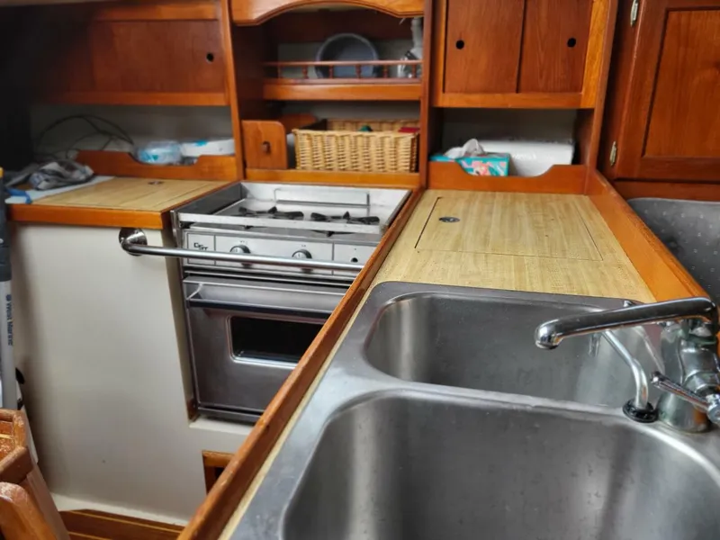 Slide: The Image of 1985 Catalina 36 - 5912872