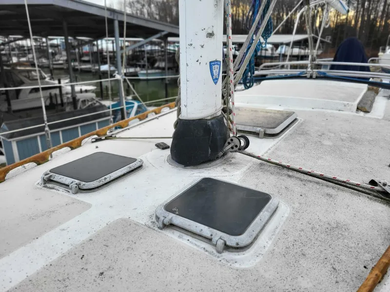 Slide: The Image of 1985 Catalina 36 - 5912862