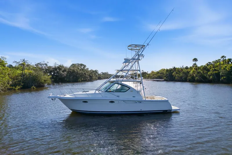 Slide: The Image of Tiara 31 Serenity- Profile 2011 Tiara  31 Open Serenity - 5910105