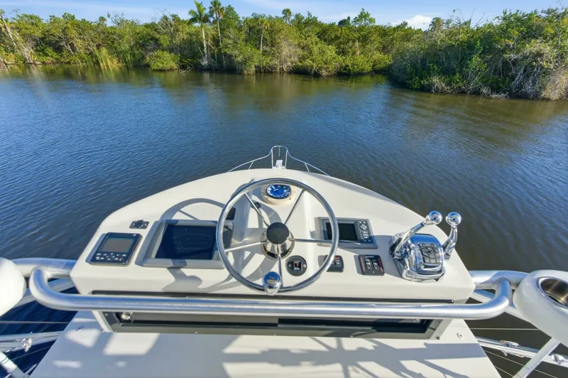 Slide: The Image of Tiara 31 Serenity- Flybridge Helm 2011 Tiara  31 Open Serenity - 7654687