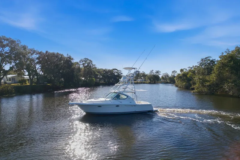 Slide: The Image of Tiara 31 Serenity- Profile 2011 Tiara  31 Open Serenity - 5910108