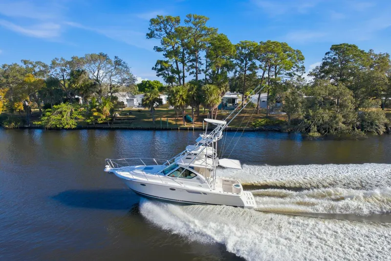 Slide: The Image of Tiara 31 Serenity- Running Profile 2011 Tiara  31 Open Serenity - 5910110