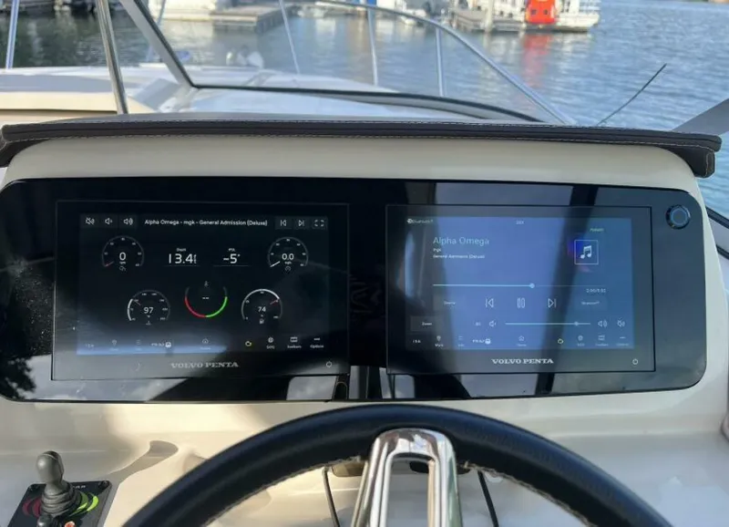 Slide: The Image of Regal 26 Express 2024 - 5909933