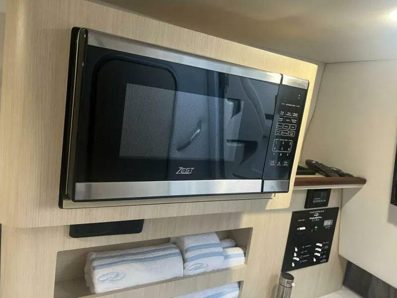 Slide: The Image of Regal 26 Express 2024 - 5909950