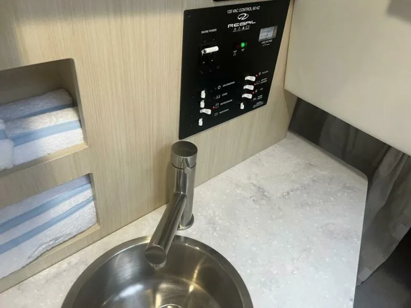 Slide: The Image of Regal 26 Express 2024 - 5909952