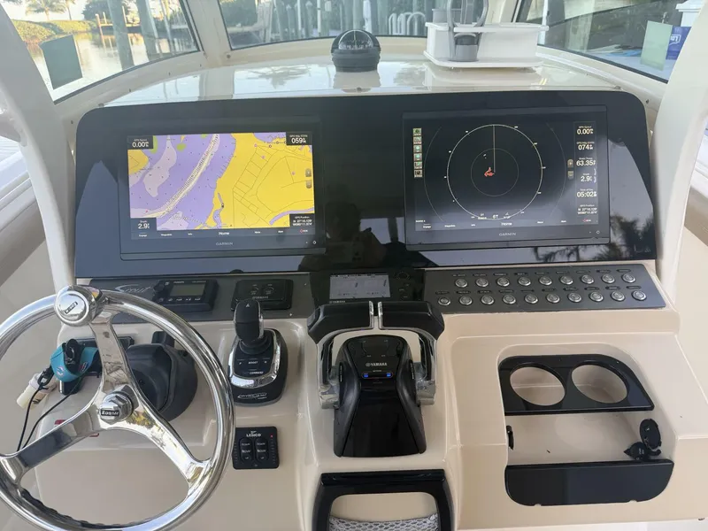 Slide: The Image of Scout 300 LXF 2016 - 5910019