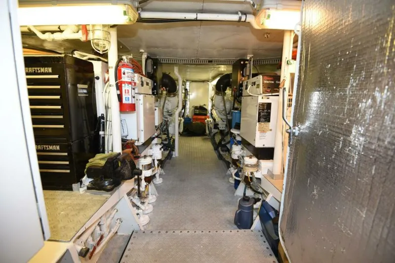 Slide: The Image of 1989 Striker 62 Convertible - TALISMAN - 5911300