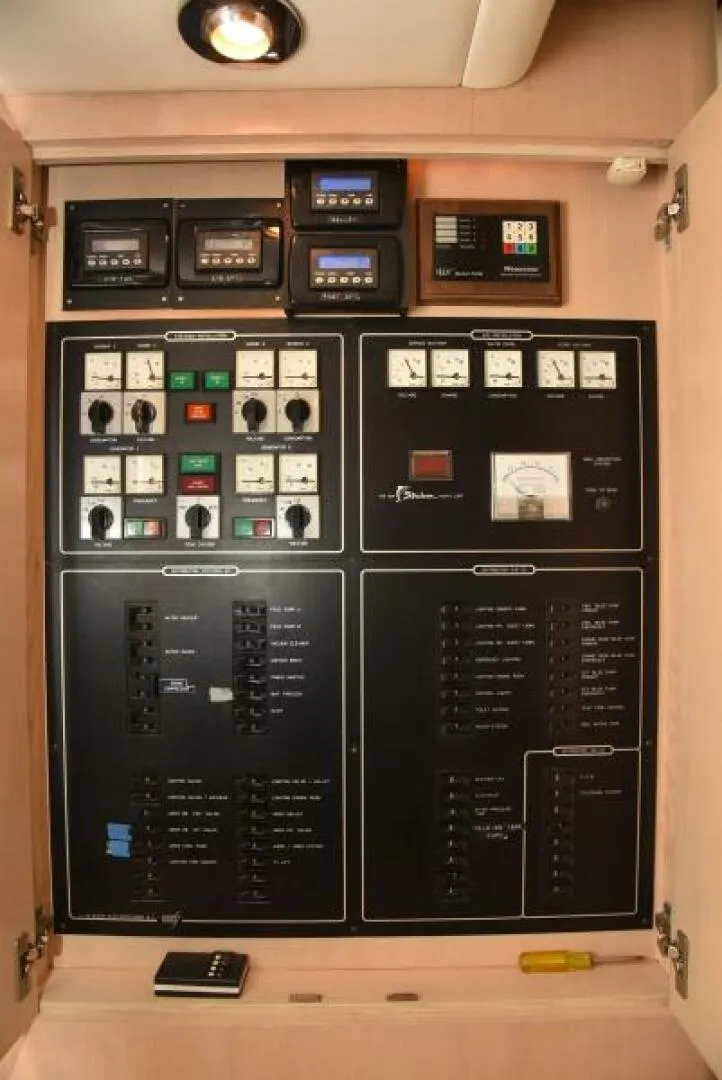 Slide: The Image of 1989 Striker 62 Convertible - TALISMAN - 5911190