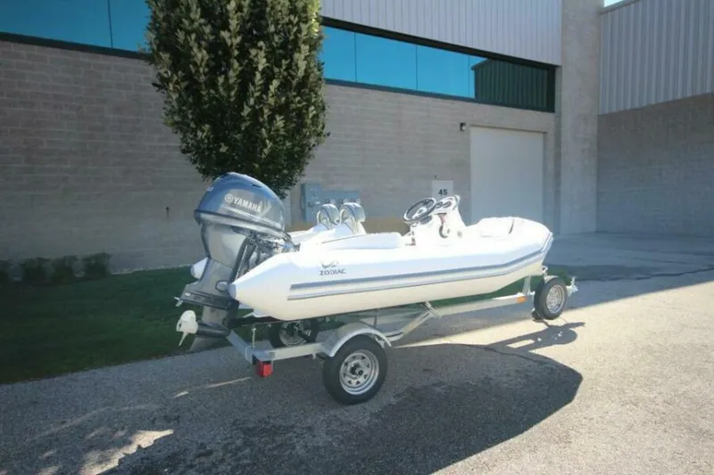 Slide: The Image of Zodiac Yachtline 360 Deluxe NEO 2026 - 5911390