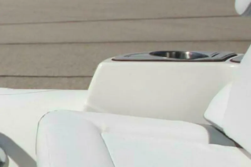 Slide: The Image of Zodiac Yachtline 400 DL NEO 2026 - 5911427