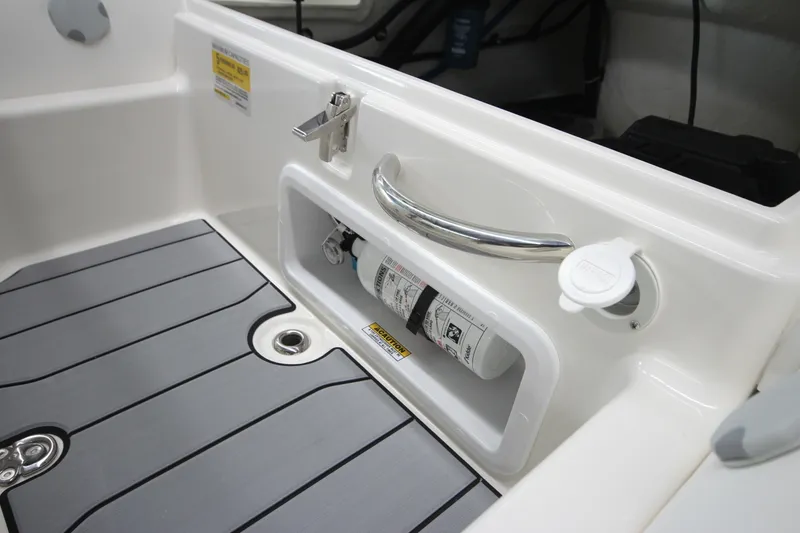 Slide: The Image of Zodiac Yachtline 400 DL NEO 2026 - 6001668