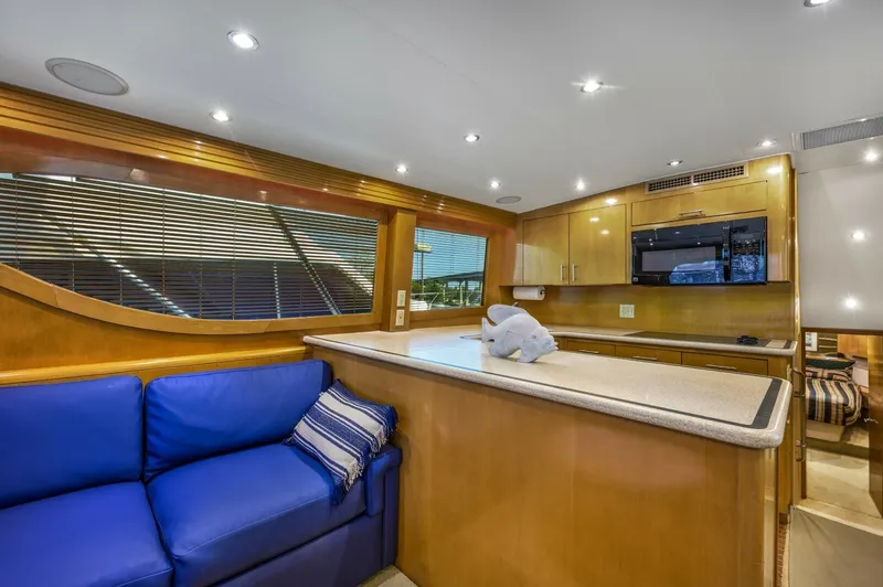 Slide: The Image of Hatteras 55 Convertible 2000 - 7822208