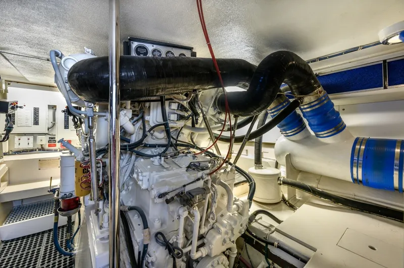 Slide: The Image of Hatteras 55 Convertible 2000 - 7822226