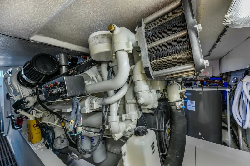 Slide: The Image of Hatteras 55 Convertible 2000 - 7822227