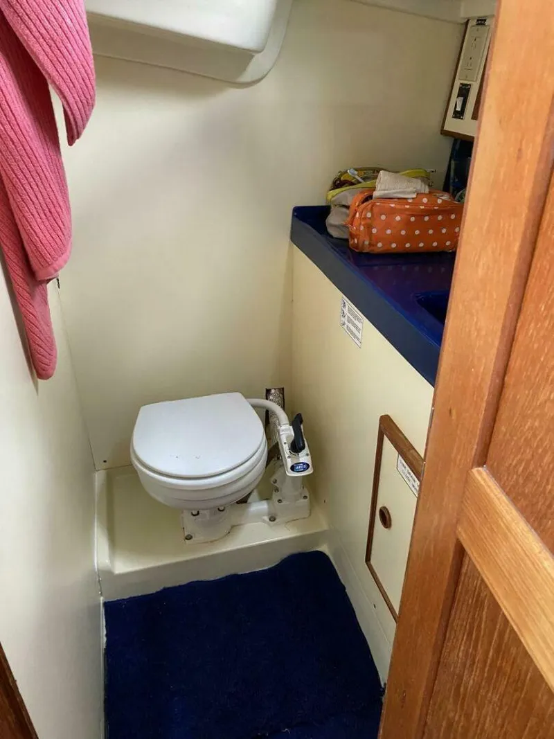 Slide: The Image of Pearson 33-2 1986 - 5911671