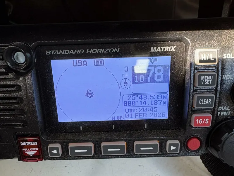 Slide: The Image of Standard Horizon Matrix VHF Standard Horizon Matrix VHF with AIS receiver - 5913980