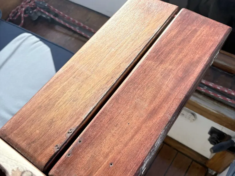 Slide: The Image of cockpit table closed - 5912751