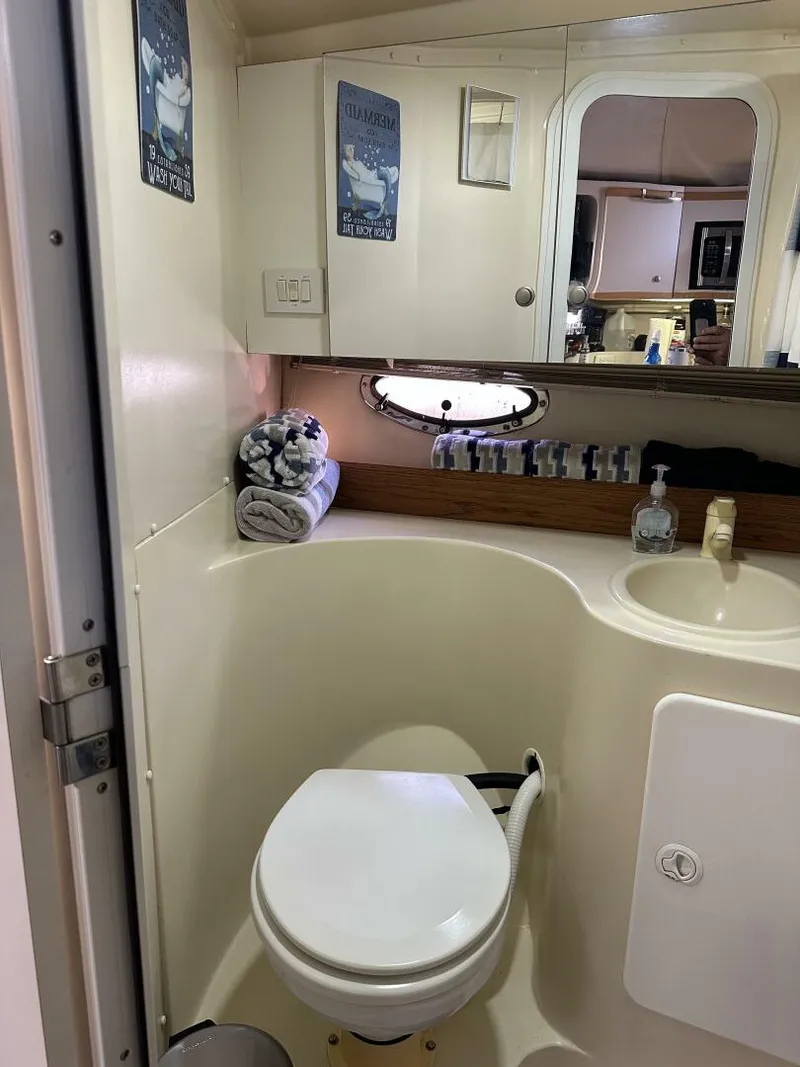 Slide: The Image of Cruisers 3570 Esprit 1995 - 5912561