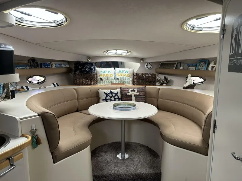 Slide: The Image of Cruisers Yachts 3570 Esprit 1995 - 5912553