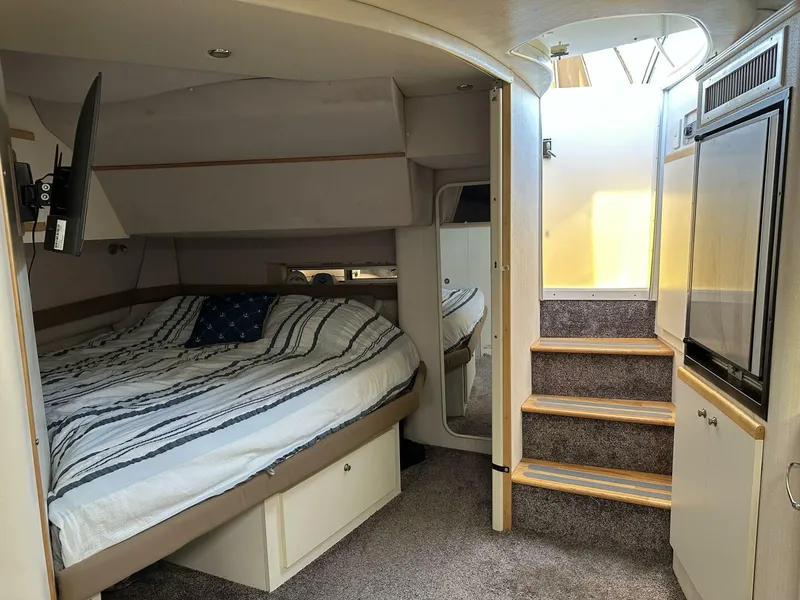 Slide: The Image of Cruisers Yachts 3570 Esprit 1995 - 5912548