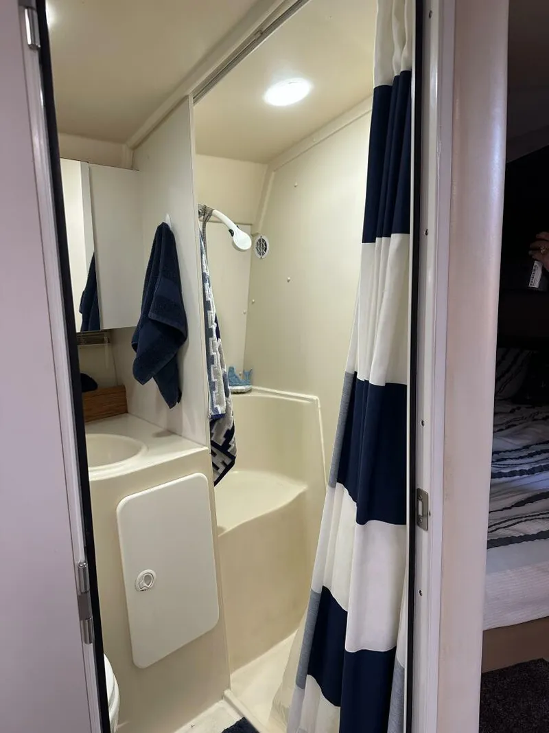 Slide: The Image of Cruisers Yachts 3570 Esprit 1995 - 5912557