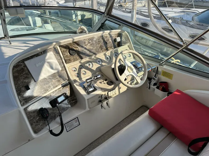 Slide: The Image of Cruisers Yachts 3570 Esprit 1995 - 5912540