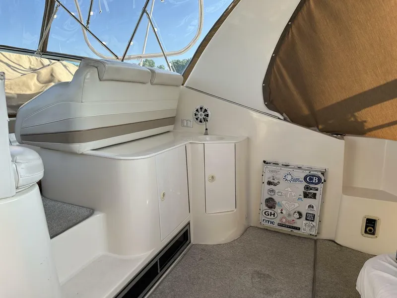 Slide: The Image of Cruisers Yachts 3570 Esprit 1995 - 5912539