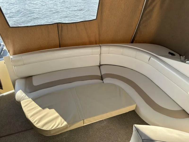 Slide: The Image of Cruisers Yachts 3570 Esprit 1995 - 5912537