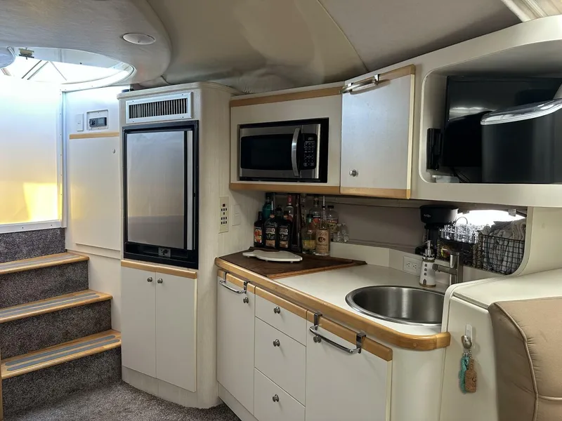 Slide: The Image of Cruisers Yachts 3570 Esprit 1995 - 5912551