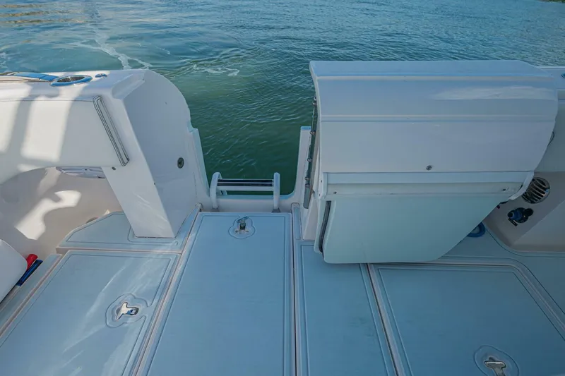 Slide: The Image of Intrepid 407 Cuddy 2018 - 5912625