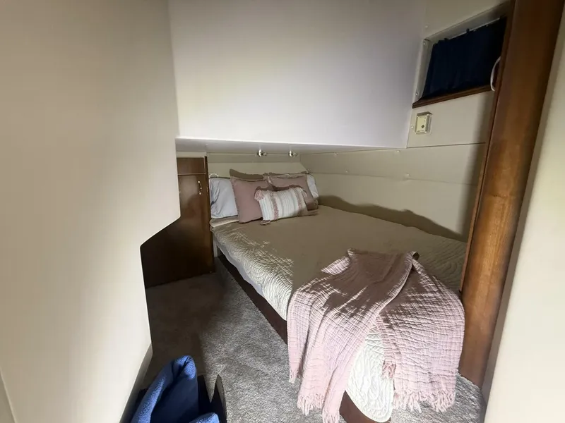 Slide: The Image of Carver 460 voyager 2004 - 5916856