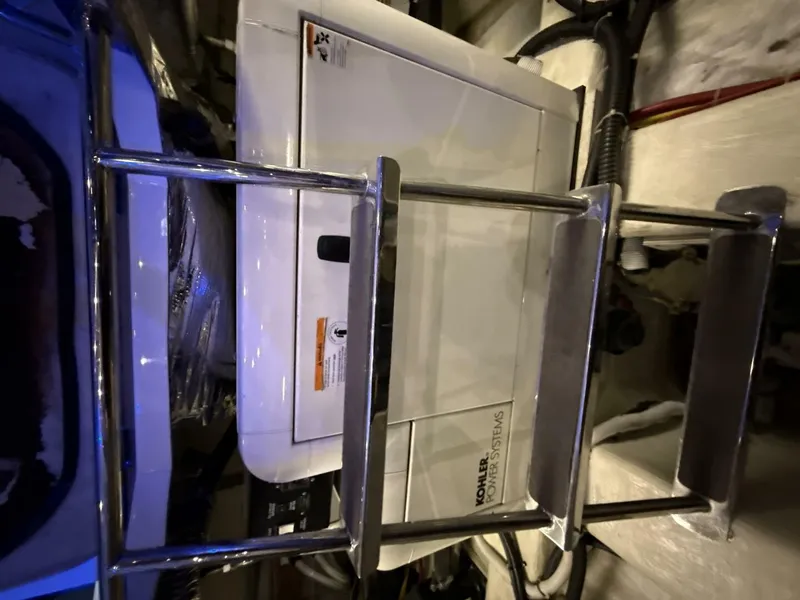 Slide: The Image of Carver Yachts 460 voyager 2004 - 5918355