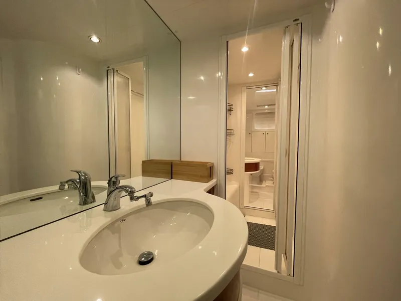 Slide: The Image of Stb Master Head inboard - 5916085