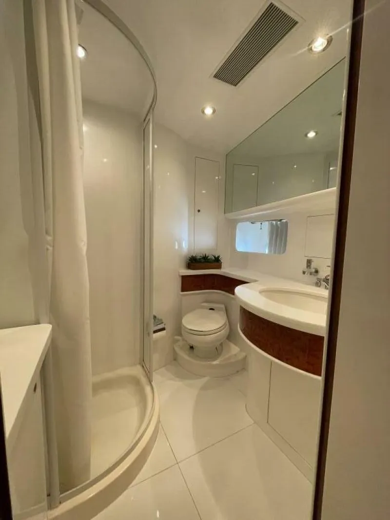 Slide: The Image of VIP Head - 5916089